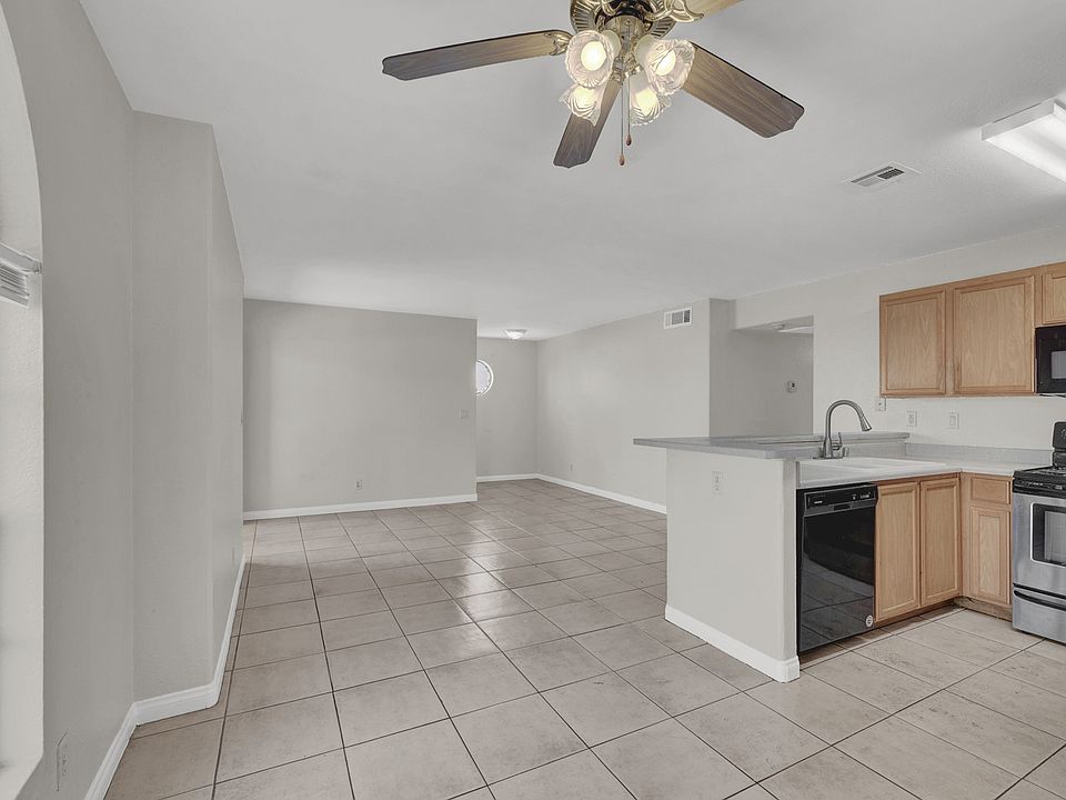 #GuardianRealty 2974 Juniper Hills #102 Las Vegas Condo Rental dinning_08072025