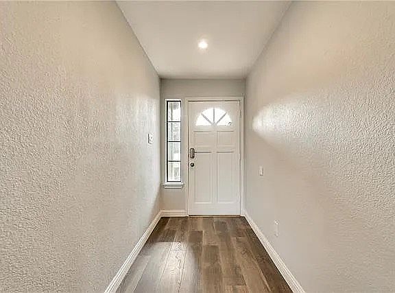 5th image of 476 Derby Ln