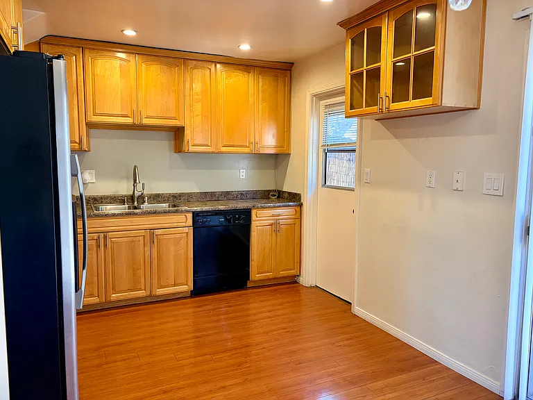 17041 Roscoe Blvd #3 — Photo 9