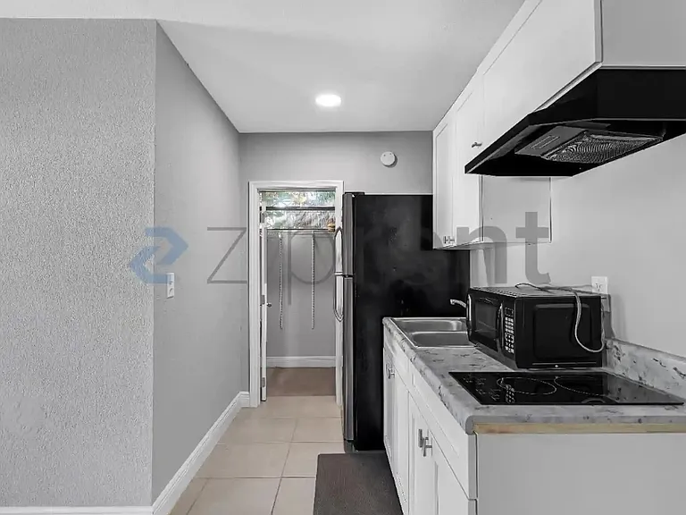 3909 N Clearfield Ave — Photo 7