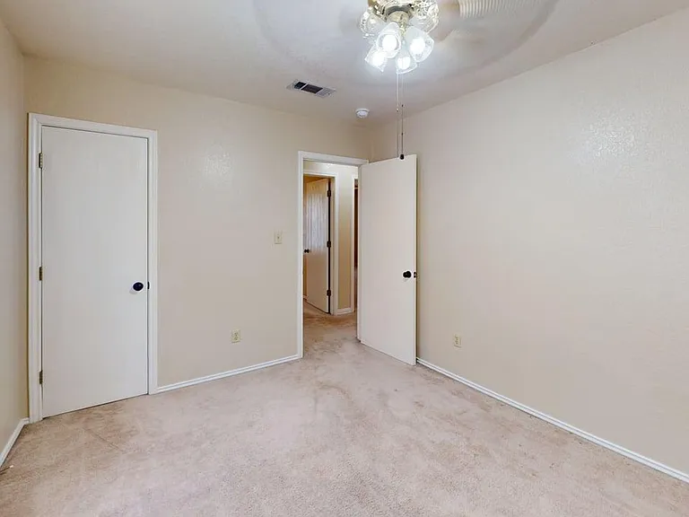 4405 Hondo Dr — Photo 15