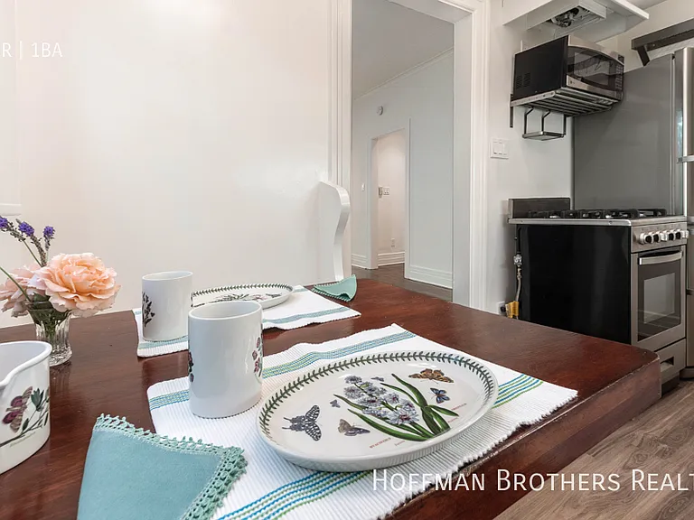 254 S Vendome St #4 — Photo 3