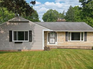 8512 Whitewood Rd, Brecksville, OH 44141