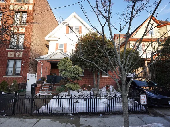 2053 E 17th St, Brooklyn, NY 11229