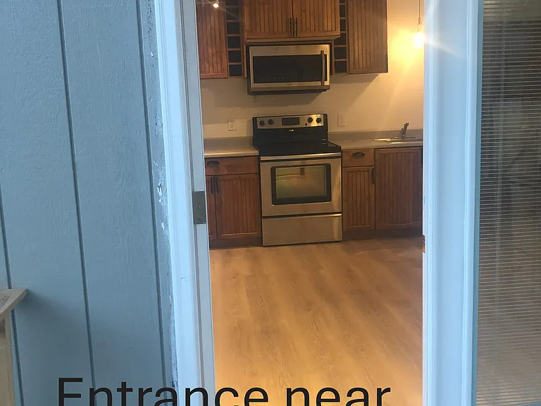 W Bainbridge Dr — Photo 2