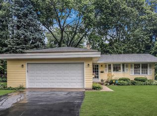 1232 Laurel Ln, Naperville, IL