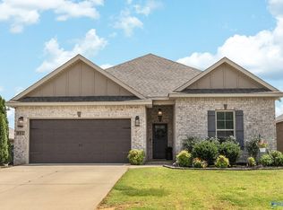 132 Gardencove Cir, Huntsville, AL 35810