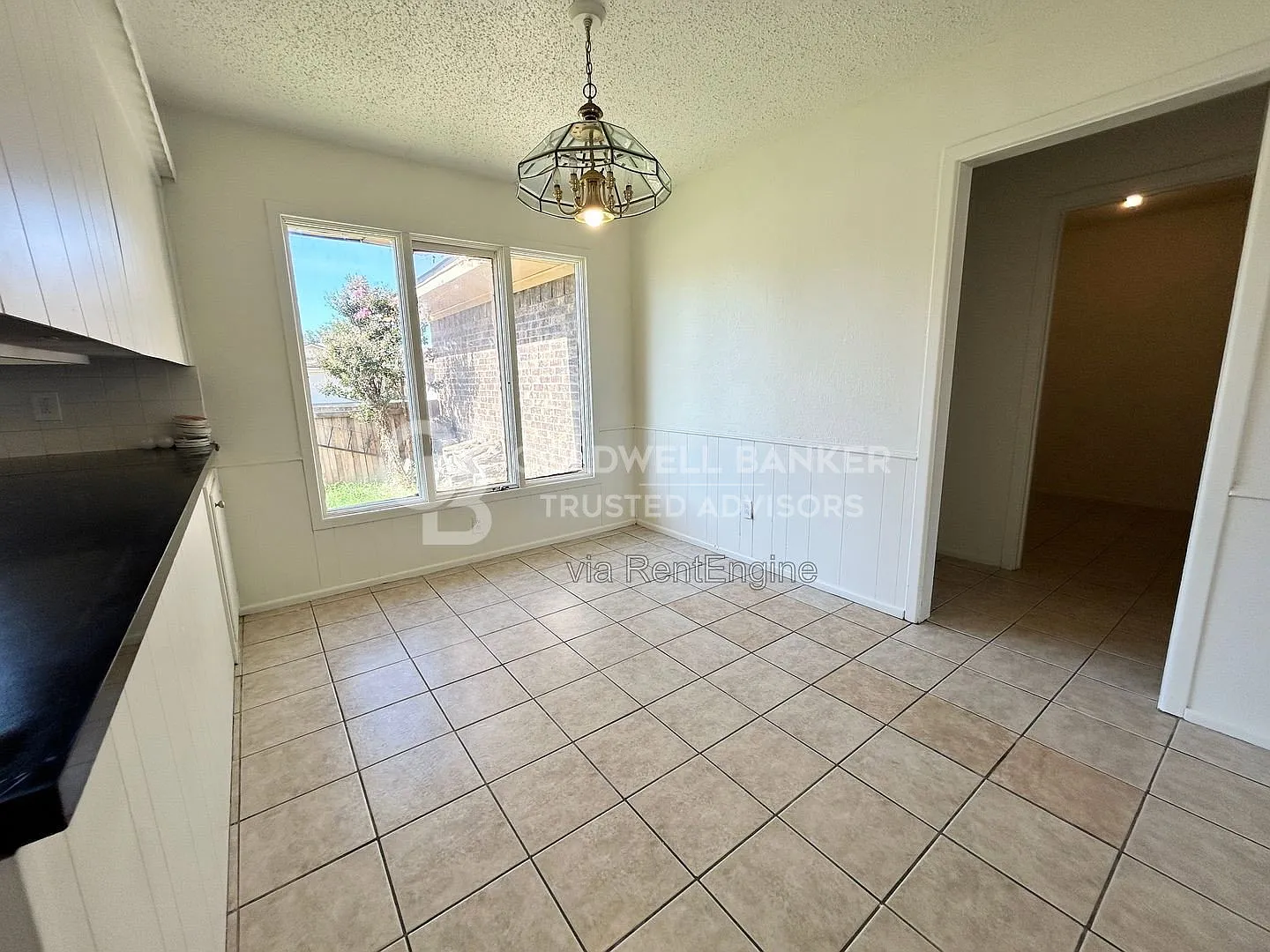 3 bed, 2.0 bath, 1542 sqft, $1,375 — Photo 3
