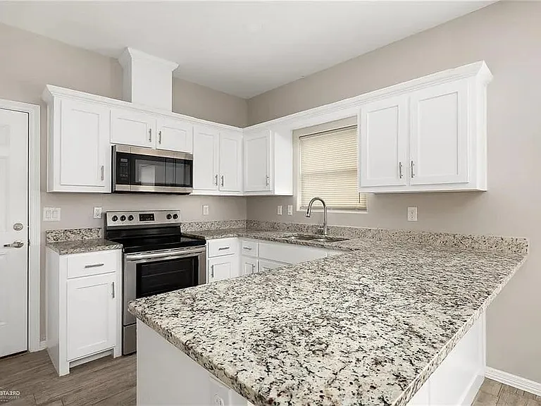 2104 Davenport St #2 — Photo 2