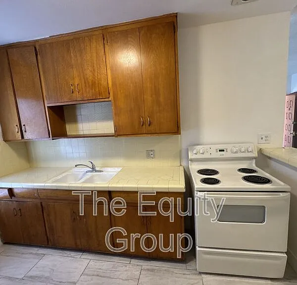 550 S Richmond Ave #3 — Photo 5