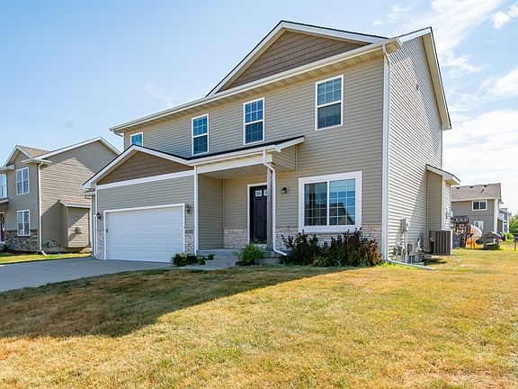 3rd image of 4703 NE Briarwood Dr