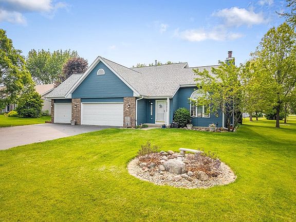 3rd image of 772 Woodsong Ct