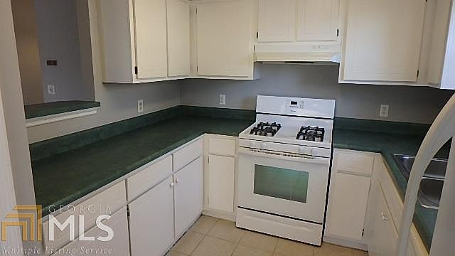 2nd image of 300 Sunnyside Dr