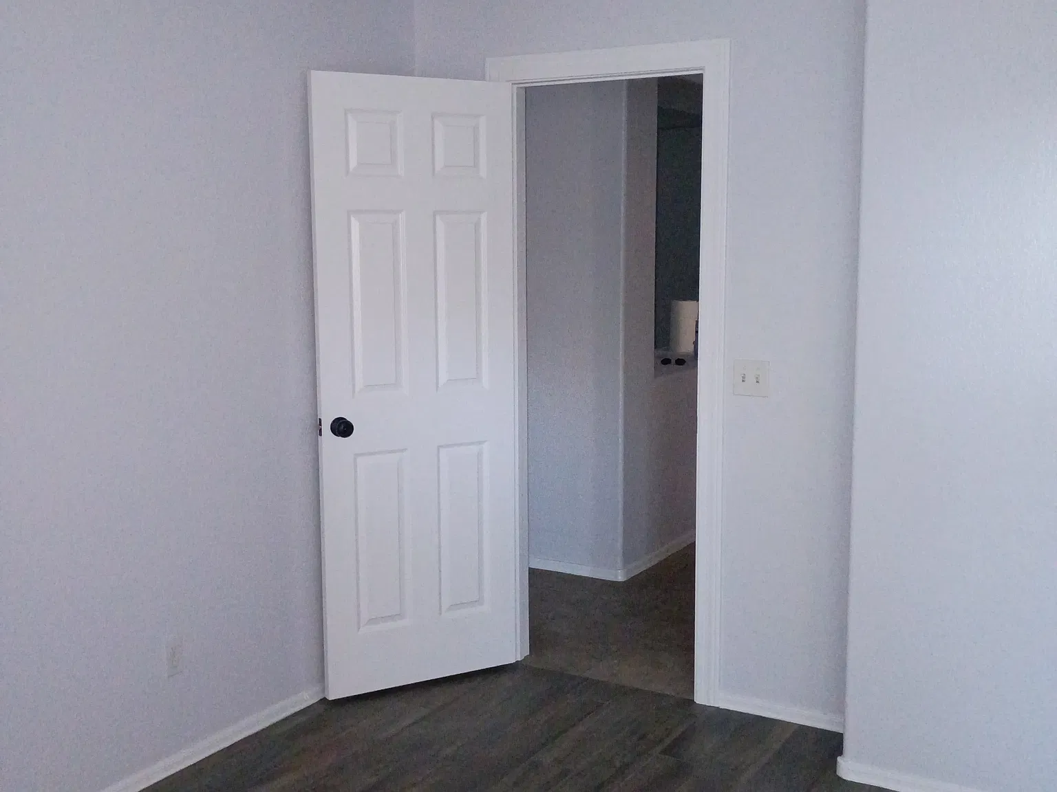3 bed, 1296 sqft, $1,900 — Photo 2