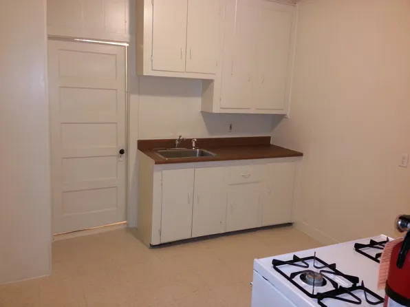 220 Washington St APT 5, West Warwick, RI 02893