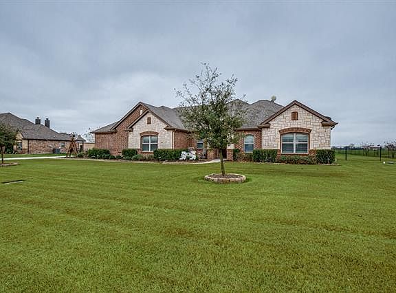 3rd image of 2720 Laurel Oaks