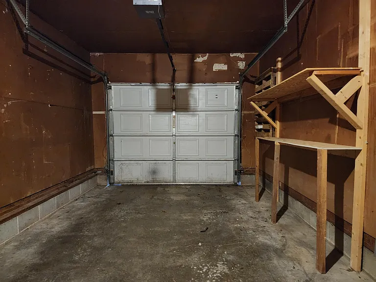 1013 W Willow St — Photo 16