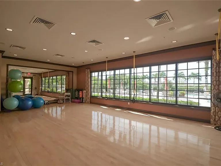 8013 Calle Canovas Ct — Photo 39