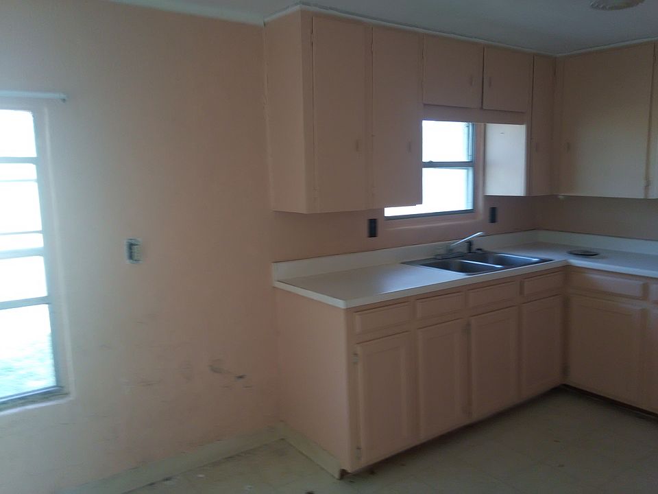 2nd image of 709 1st St