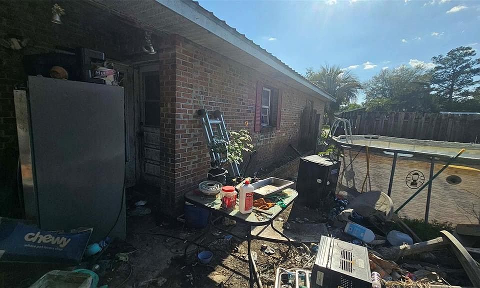 2nd image of 131 Park Rd
