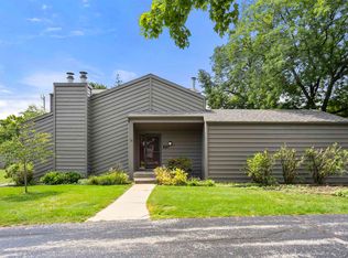 827 E Windfield Pl, Appleton, WI 54911