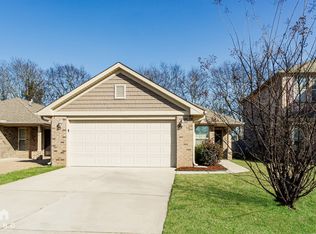 201 Bermuda Lakes Dr, Meridianville, AL 35759