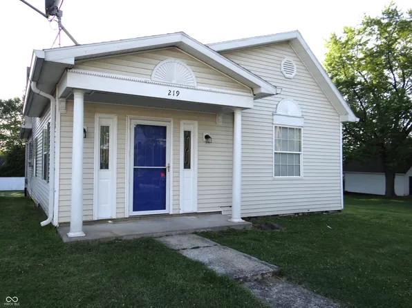 219 Illinois St, Shirley, IN 47384
