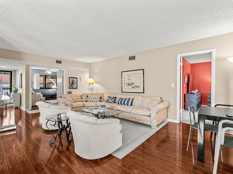 5687 Fairway Park Dr — Photo 7