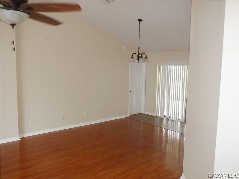 335 E Falconry Ct — Photo 12