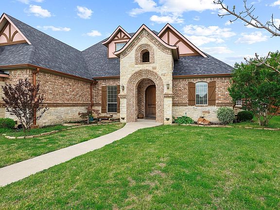 4th image of 1128 Fountain Creek Blvd