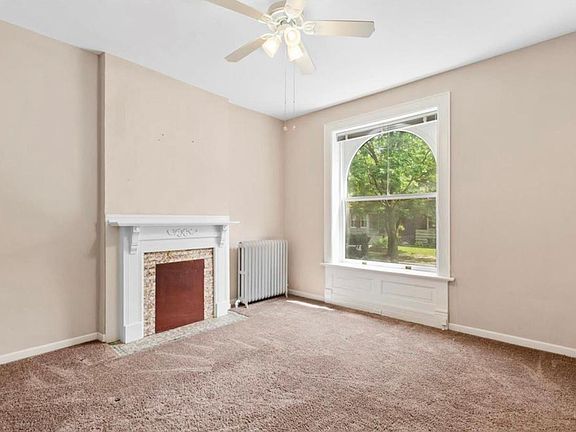 3rd image of 2827 Victor St #1