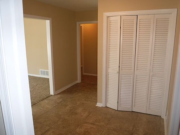 2nd image of 510 Hillwood Cir