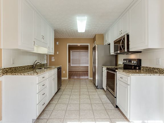 4th image of 667 Stonecrest Dr