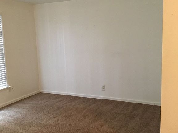 4th image of 10225 SE 239th St APT 05