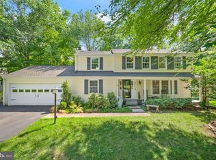 2655 Petersborough St, Herndon, VA 20171