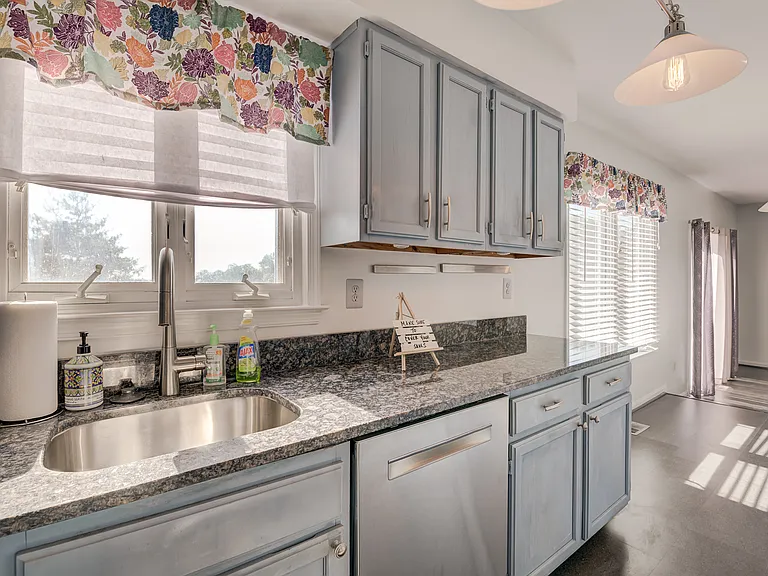 13907 Concord Ave — Photo 48