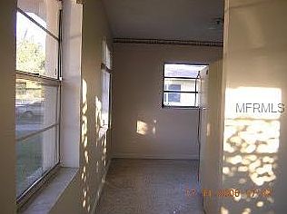 5th image of 216 Fairlane Ave