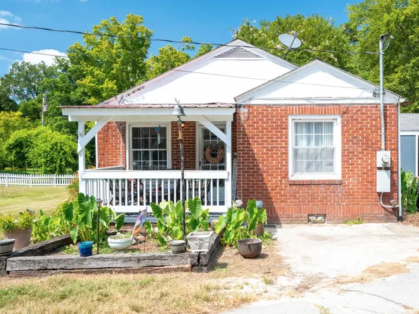 806 N Oakwood St, Rossville, GA 30741
