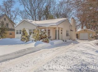 2326 Englewood Dr SE, East Grand Rapids, MI