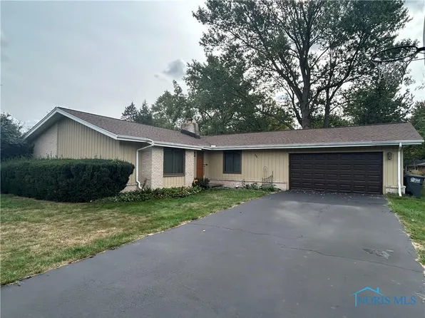 2054 Green Valley Dr, Toledo, OH 43614