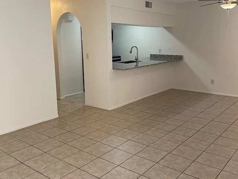 2101 Holly Ave #6 — Photo 4
