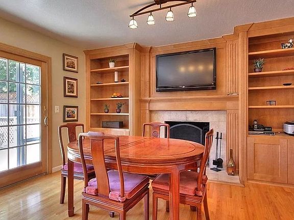 5th image of 587 Woodstock Way