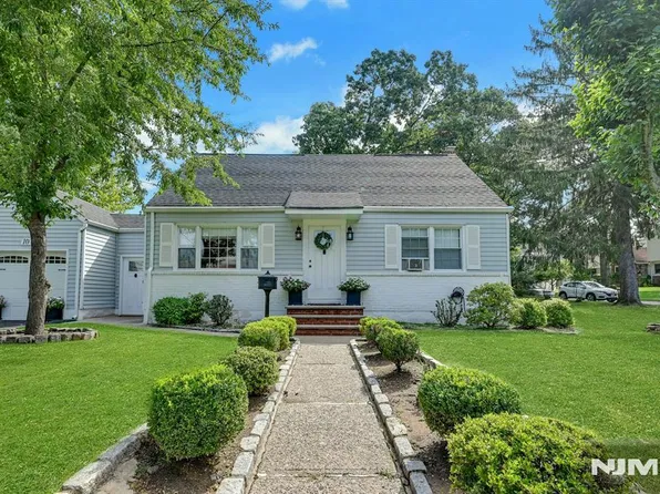 10 Knickerbocker Road, Demarest, NJ 07627