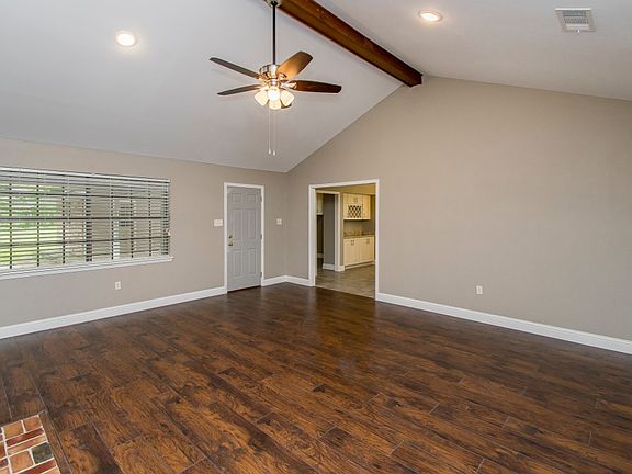 4th image of 9925 Cloverdale St