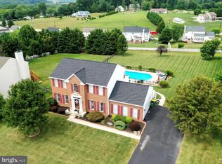 356 El Vista Dr, Hanover, PA 17331