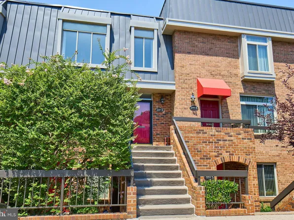 1607 S Hayes St APT B, Arlington, VA 22202