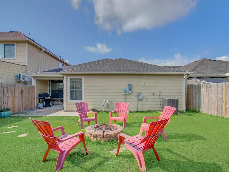 13335 Gardnerville St — Photo 36