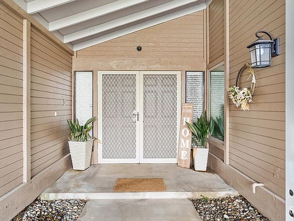 3rd image of 2000 Ashe Rd Unit 21