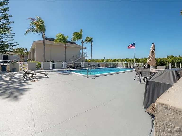 8812 Bay Pointe Dr #D202 — Photo 23