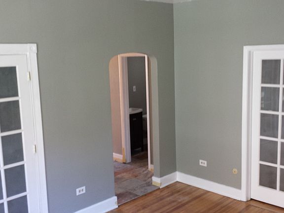 4th image of 135 W Irvington Pl